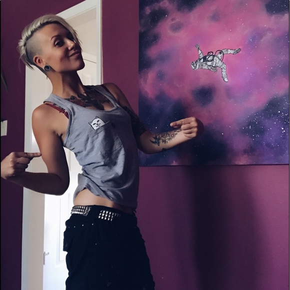 Hi Poshmark Fam!! Nice to meet you!♥️🤍💙 - Picture 6 of 16